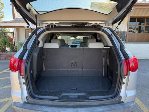 2011 Chevrolet Traverse LTZ — photo 32