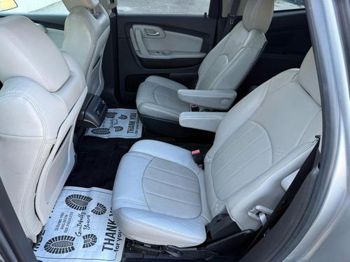 2011 Chevrolet Traverse LTZ — photo 35