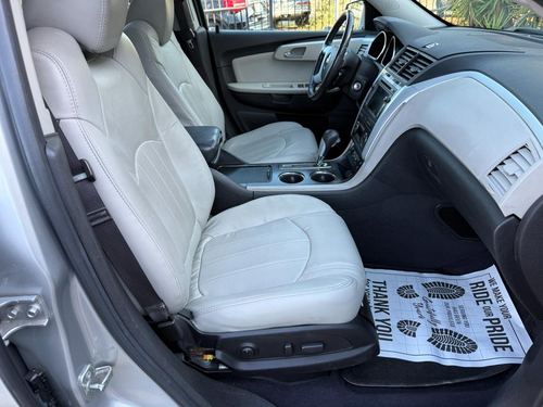2011 Chevrolet Traverse LTZ — photo 37