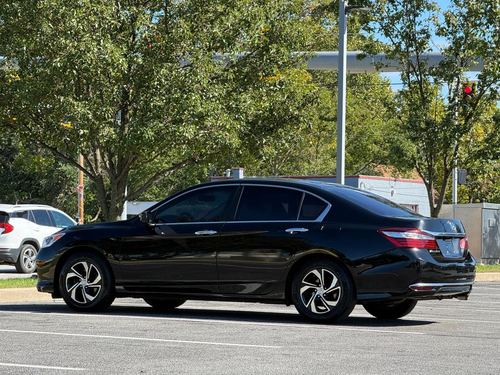 2017 Honda Accord LX — photo 12