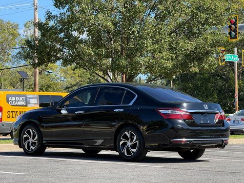 2017 Honda Accord LX — photo 13
