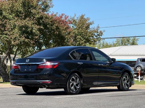 2017 Honda Accord LX — photo 9