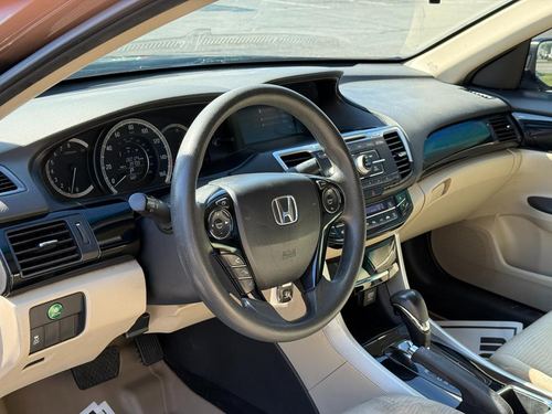 2017 Honda Accord LX — photo 19