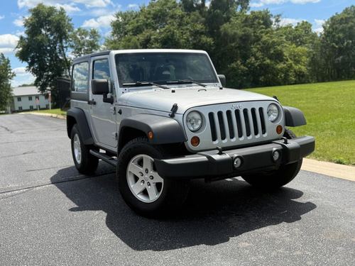 2011 Jeep Wrangler — photo 4