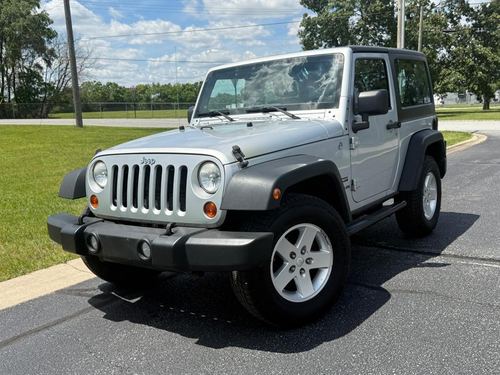 2011 Jeep Wrangler — photo 2