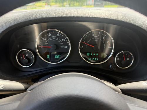 2011 Jeep Wrangler — photo 18