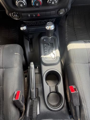 2011 Jeep Wrangler — photo 19