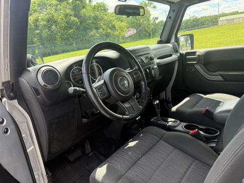 2011 Jeep Wrangler — photo 22