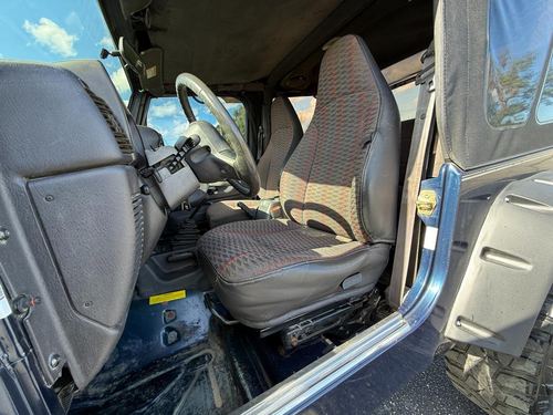 2000 Jeep Wrangler SE — photo 16