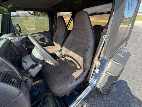 2000 Jeep Wrangler SE — photo 17