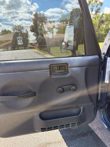 2000 Jeep Wrangler SE — photo 23