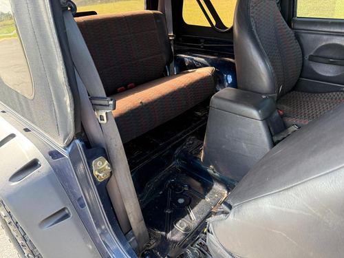 2000 Jeep Wrangler SE — photo 28