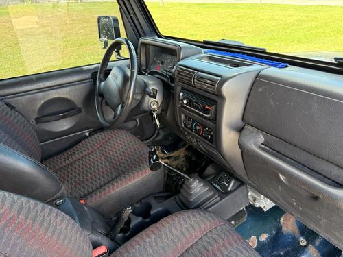 2000 Jeep Wrangler SE — photo 31