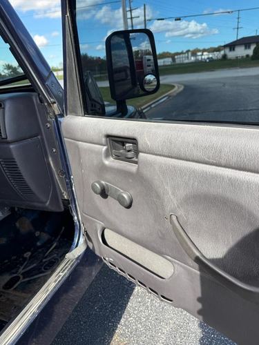 2000 Jeep Wrangler SE — photo 32