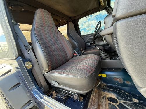2000 Jeep Wrangler SE — photo 33