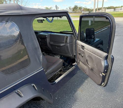 2000 Jeep Wrangler SE — photo 35