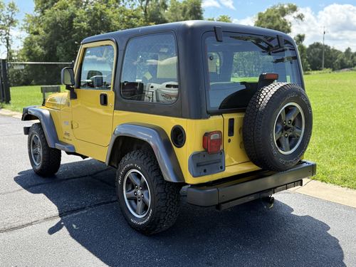 2004 Jeep Wrangler X — photo 12