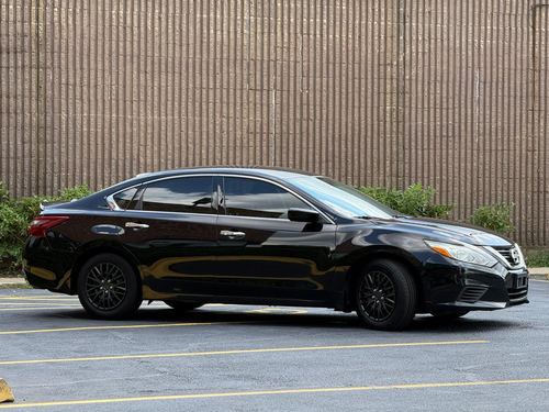 2018 Nissan Altima — photo 2
