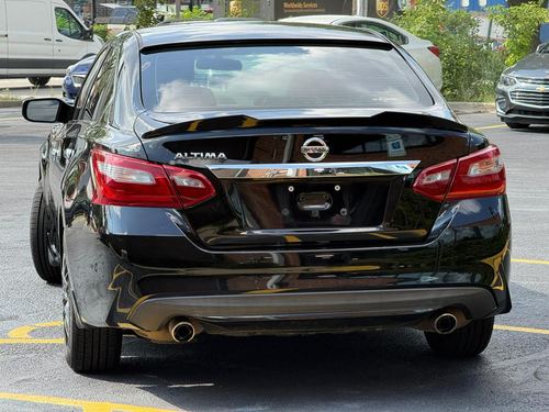 2018 Nissan Altima — photo 8