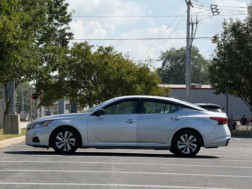 2020 Nissan Altima — photo 4