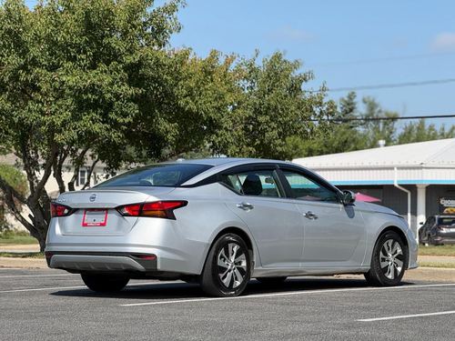 2020 Nissan Altima — photo 8