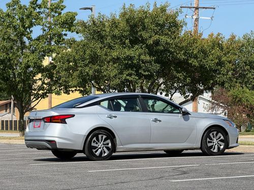 2020 Nissan Altima — photo 9