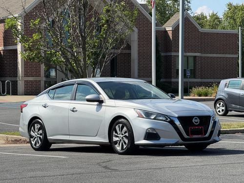 2020 Nissan Altima — photo 12