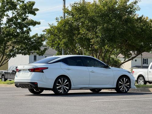 2020 Nissan Altima SR FWD — photo 10