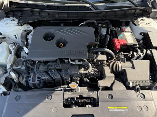 2020 Nissan Altima SR FWD — photo 17