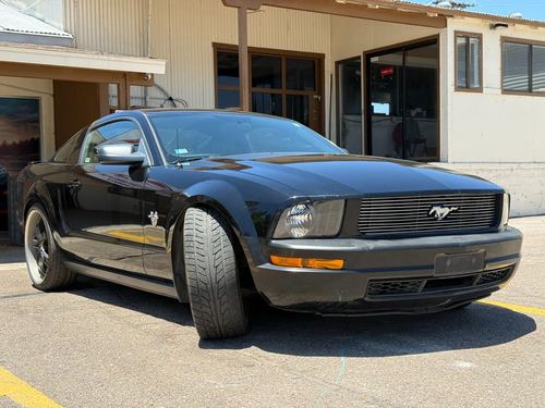 2009 Ford Mustang Premium — photo 6