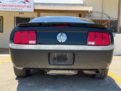 2009 Ford Mustang Premium — photo 8