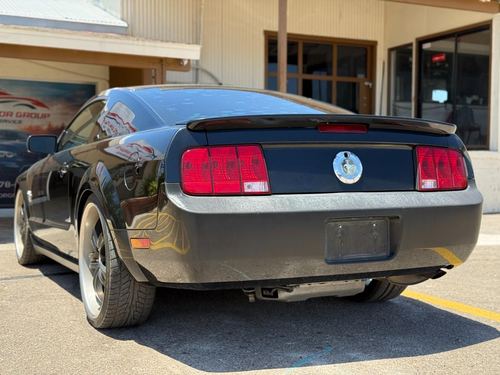 2009 Ford Mustang Premium — photo 11