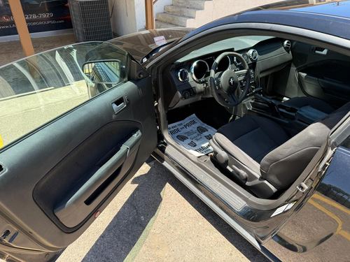 2009 Ford Mustang Premium — photo 15