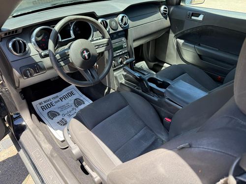 2009 Ford Mustang Premium — photo 18