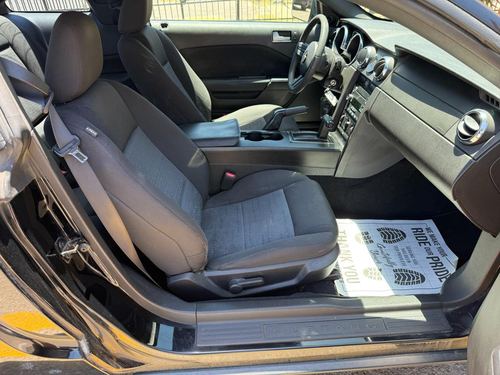 2009 Ford Mustang Premium — photo 20