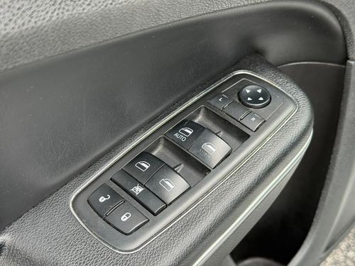 2019 Chrysler 300 — photo 23