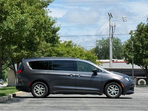 2021 Chrysler Voyager — photo 5