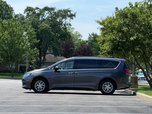 2021 Chrysler Voyager — photo 8