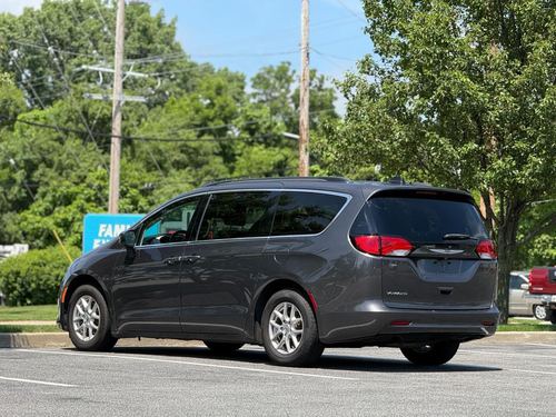 2021 Chrysler Voyager — photo 9