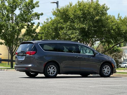 2021 Chrysler Voyager — photo 12