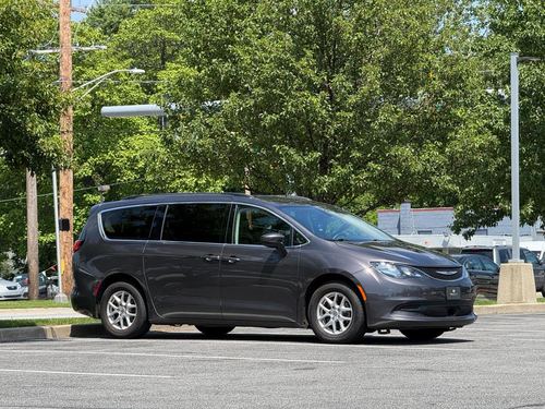 2021 Chrysler Voyager — photo 13