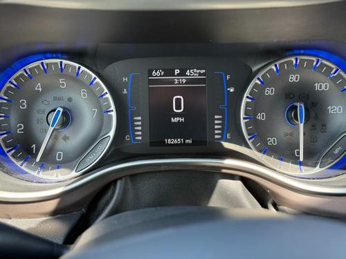 2021 Chrysler Voyager — photo 20