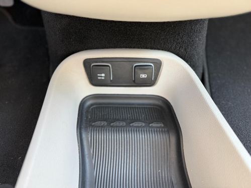 2021 Chrysler Voyager — photo 28