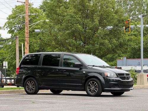 2014 Dodge Grand Caravan SE — photo 2
