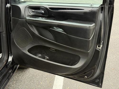 2014 Dodge Grand Caravan SE — photo 34