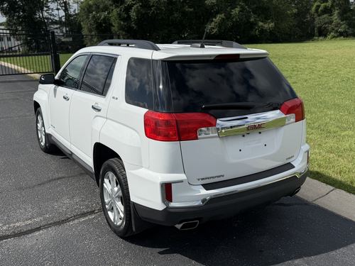 2017 GMC Terrain — photo 11