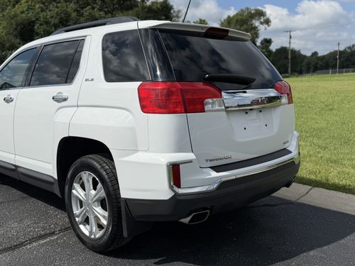 2017 GMC Terrain — photo 12