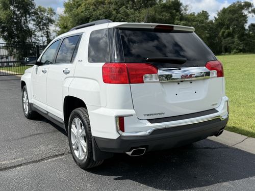 2017 GMC Terrain — photo 13