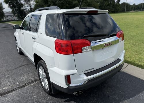 2017 GMC Terrain — photo 14