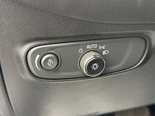 2019 Chevrolet Equinox — photo 18